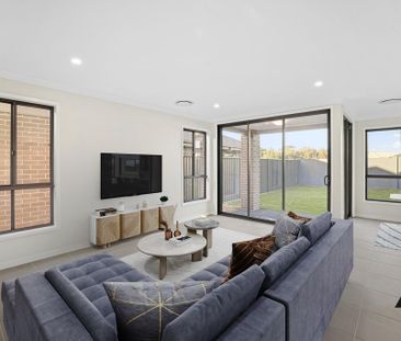 Located in the sought-after Ascot Grove Estate - Photo 2