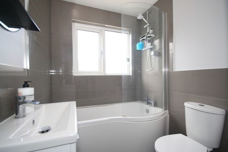 Hallington Close, Woking - Photo 4