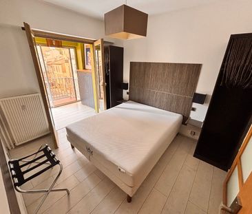 NIMES - APPARTEMENT P2 DE 45 M2 AVEC LOGGIA, BALCON + PARKING EN SS... - Photo 5