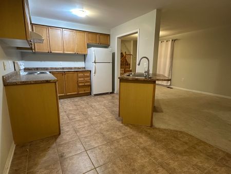 For Lease - 253 Weldon Road, Whitchurch-Stouffville, Ontario - Photo 3