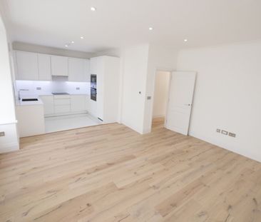2 Bed Flat, London, N12 - Photo 6