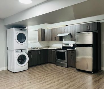 9082 144 Street, Surrey (Ground level suite) - Photo 1