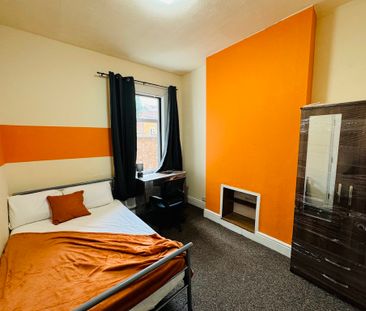 6 Bed Student Accommodation - Photo 4