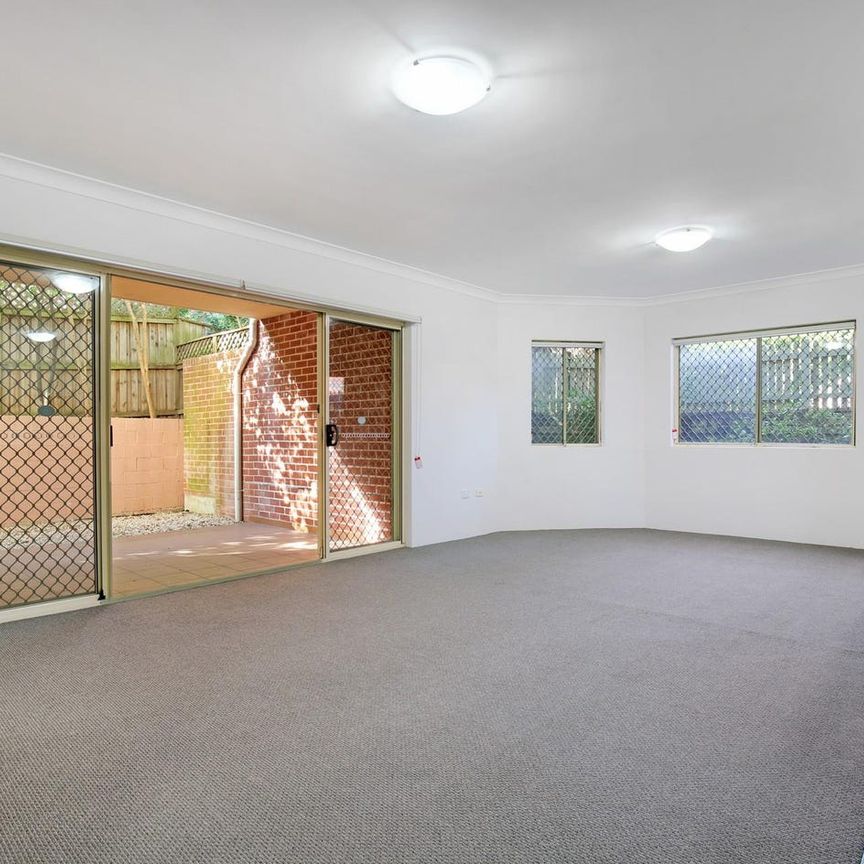 Ground Floor Apartment with Courtyard - Photo 1