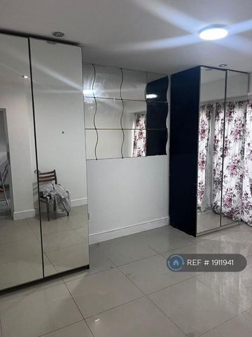 5 bedroom semi-detached house to rent - Photo 3