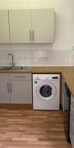 1 Bed Flat - Photo 3