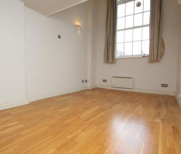 A fantastic one double bedroom flat with ALLOCATED PARKING and comm... - Photo 1
