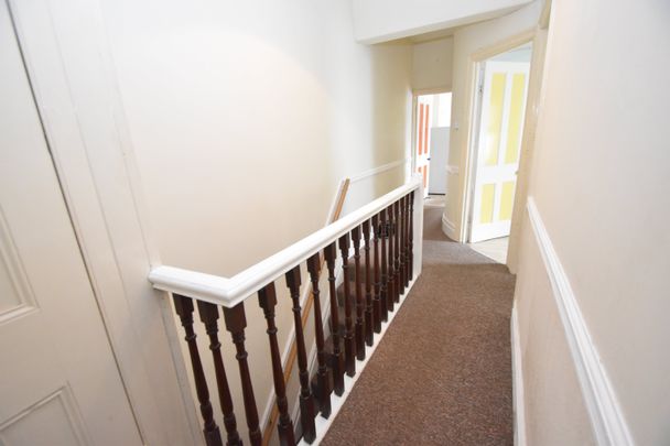 2 bed flat to rent in Amesbury Road, Roath, CF23 - Photo 1