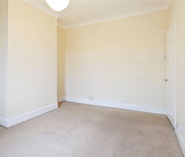 2 bedroom end of terrace house to rent - Photo 5