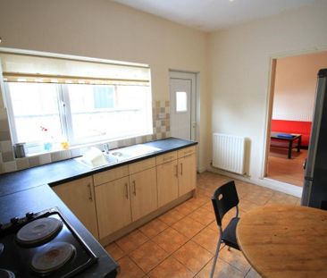 4 bedroom terraced house to rent - Photo 5