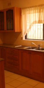 Spacious Two Bedroom Unit in Allawah - Photo 3