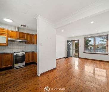 Spacious Family Home with Large Yard & Double Garage - Photo 6