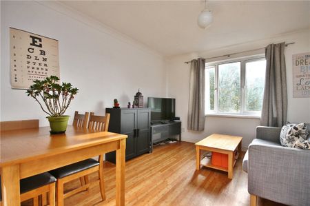 Romana Court, Sidney Road, Staines-upon-Thames, Surrey, TW18 4QJ - Photo 4