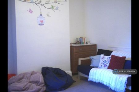 6 bedroom terraced house to rent - Photo 3