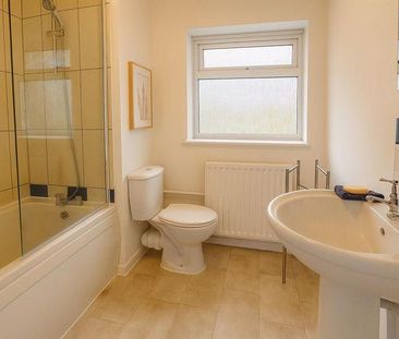 4 bedroom terraced house to rent - Photo 4