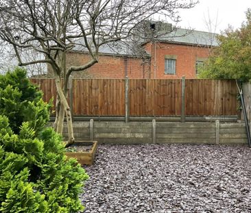 3 bedroom house - semi-detached to rent - Photo 4