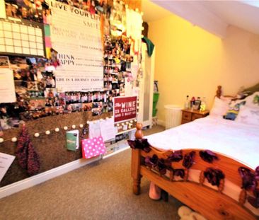 4 bedroom terraced house to rent - Photo 5