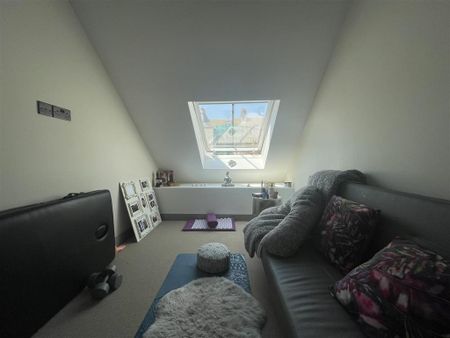 3 bedroom townhouse to rent - Photo 3