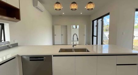 Brand New Build! Spacious & Sunny on West Harb... - Photo 5