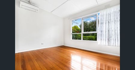 Light-filled gem in a quiet pocket! - Photo 2