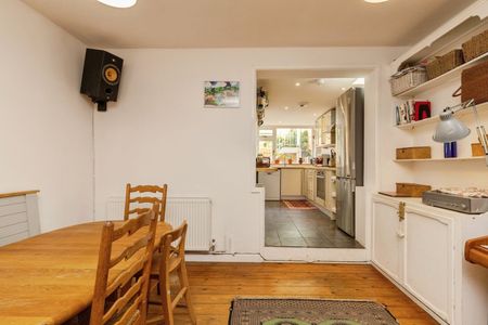 3 Bed Terraced House, Clifton View, BS3 - Photo 4