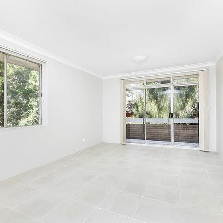 Luxurious 3 Bedroom Apartment in Homebush West - Modern Living at Its Finest - Photo 3