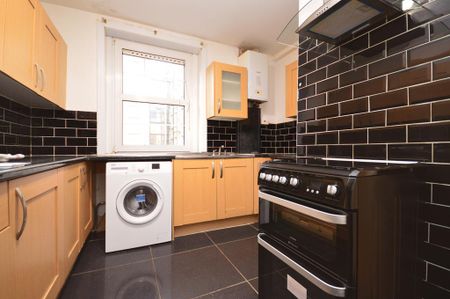 1 bedroom in a flat share to rent - Photo 3