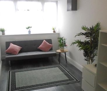 1 bedroom property to rent - Photo 3