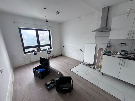 1 Bed Flat, Abbey Road, IG2 - Photo 1