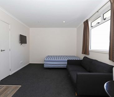 Modern studio apartment close to CBD - Photo 6