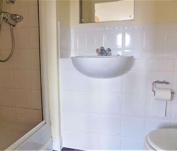 Bell Chase, Aldershot, GU11 - Photo 2