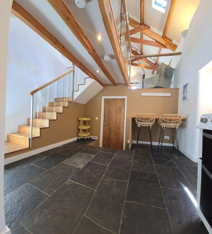 1 bedroom barn conversion to rent - Photo 3