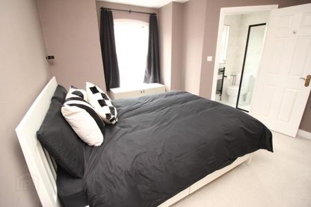 5 Downshire Hall, Ballynahinch Street, Hillsborough, BT26 6GE - Photo 3