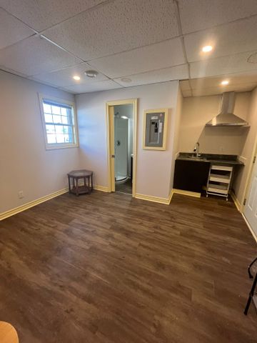 For Lease - 35 Jarvis Street Unit# 202, Fort Erie, Ontario - Photo 4