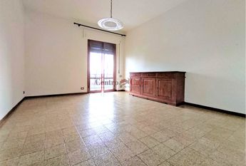 Luminoso appartamento arredato solo di cucina