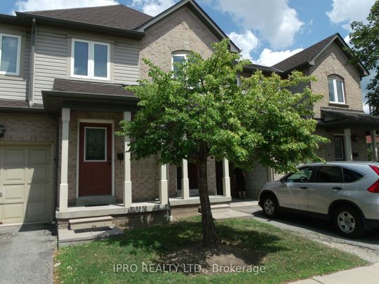 Condo Townhouse For Lease | W8128618 - Photo 1