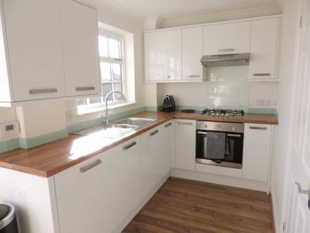 2 bedroom terraced house to rent - Photo 2