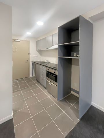 CITY CENTRE, 1 Bed + 1 Car park - Photo 5