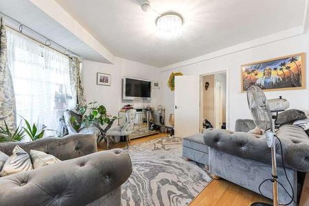 Oaklands Estate, Clapham, SW4 - Photo 2