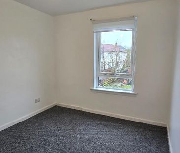 3 bedroom flat to rent - Photo 3