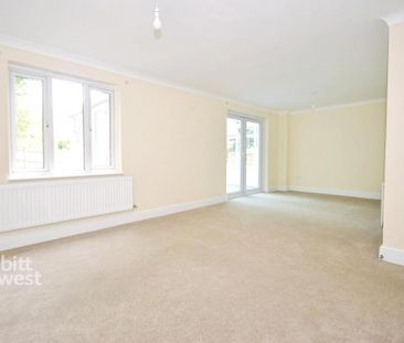 4 bedroom detached house to rent - Photo 1
