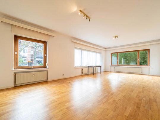 Gelijkvloers appartement te huur in Woluwe-Saint-Pierre - Photo 1