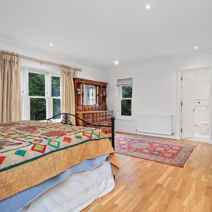 Grange Place, Walton-on-Thames, Surrey, KT12 - Photo 1