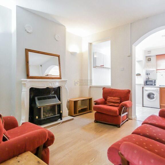 3 bedroom terraced house to rent - Photo 1