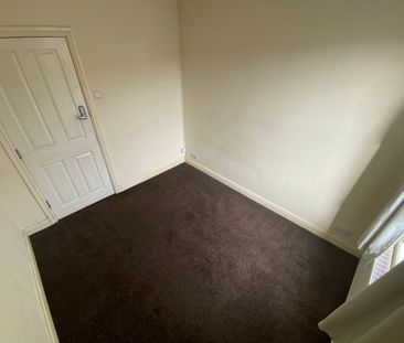 3 bed Terraced - To Let - Photo 5