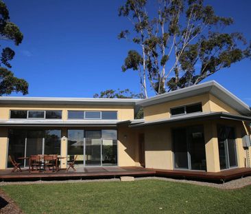 Sustainable design award winning home - Photo 6