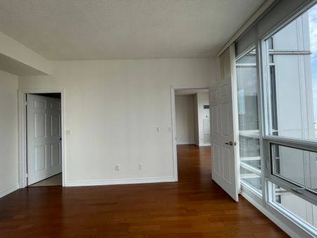 COLLEGE PARK PHASE II: Bay & College (761 Bay St) AD#103611 - Photo 3