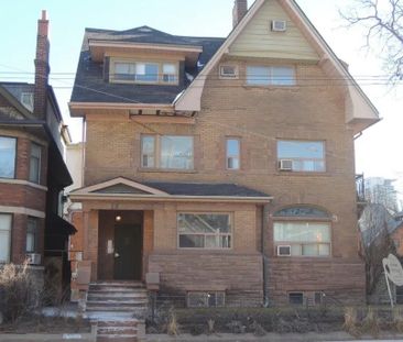 Beautiful Loft Style 2 Storey Apartment at the Annex - Photo 3