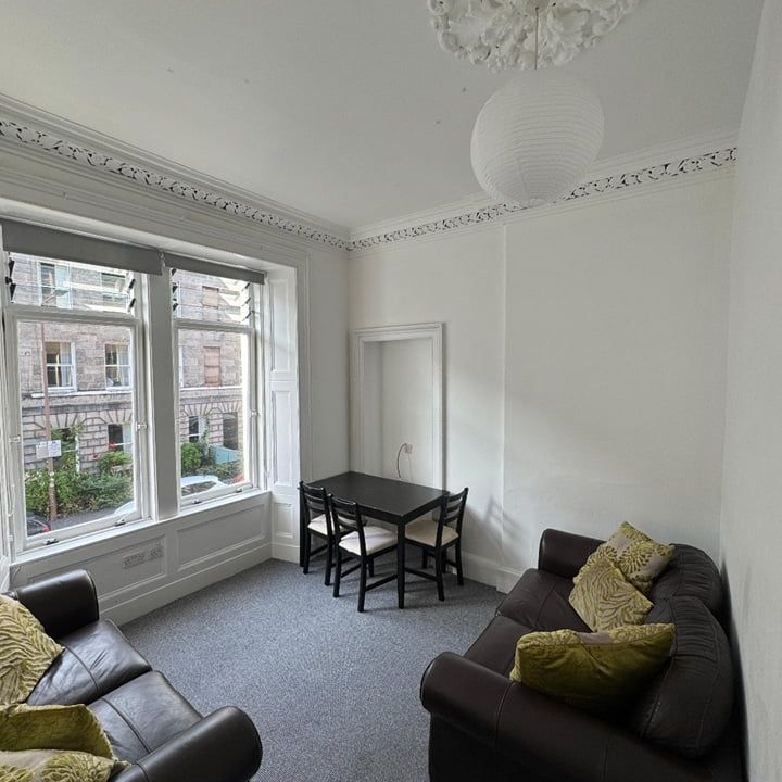 3 Bed Flat, Montague Street, EH8 - Photo 1