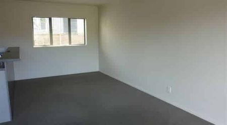 Modern 3-Bedroom Townhouse in Secure Complex! - Photo 3